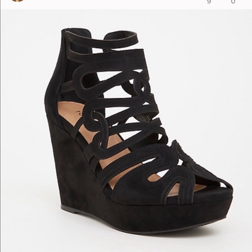 BNWT laser cutout platform wedge with width